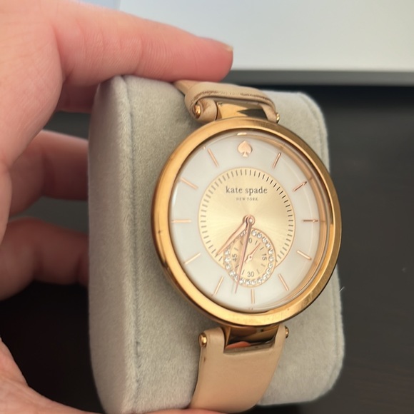 Gold/Tan Kate Spade Watch - Picture 3 of 5